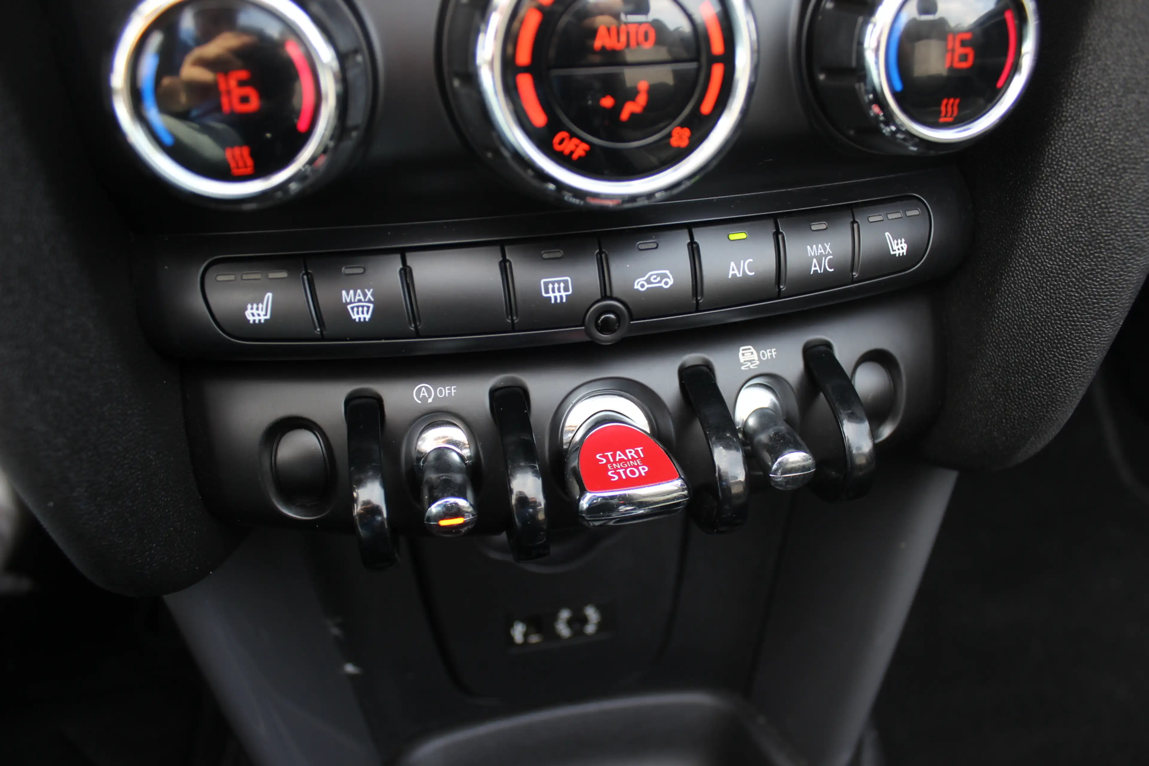 MINI Cooper Cabrio 1.5 Pepper Serious Business / Navigatie / Parkeerh — photo 28