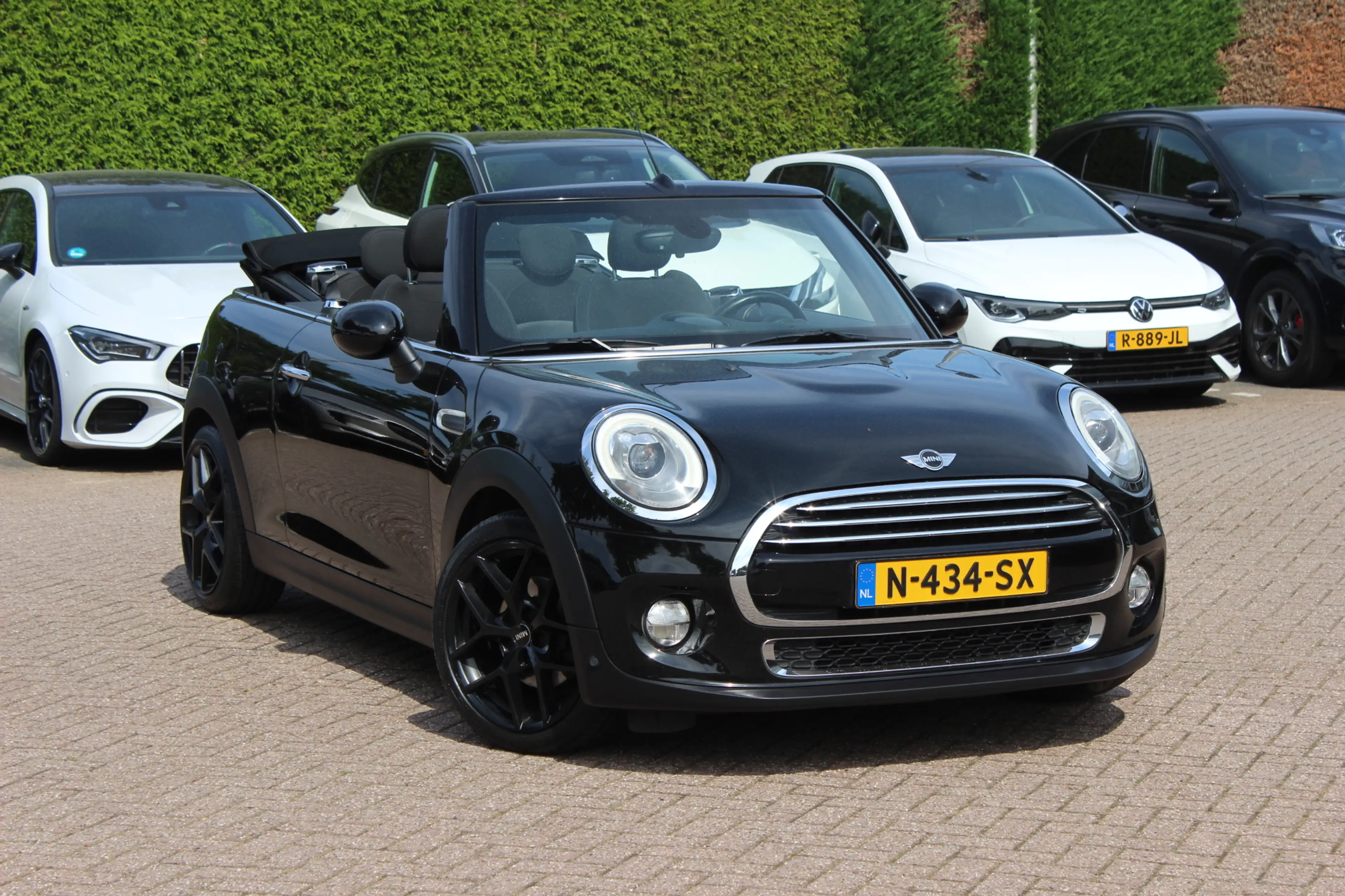 MINI Cooper Cabrio 1.5 Pepper Serious Business / Navigatie / Parkeerh