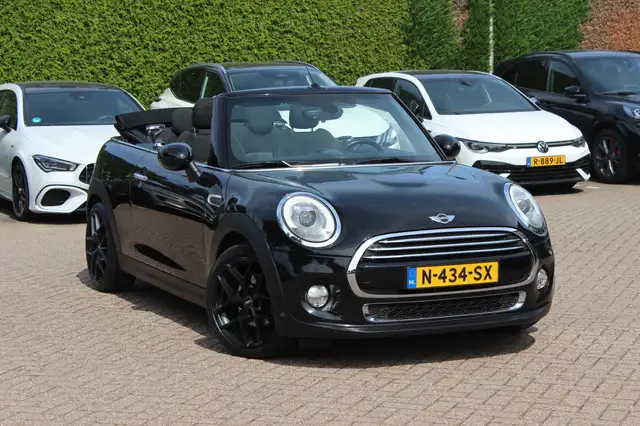 MINI Cooper Cabrio 1.5 Pepper Serious Business / Navigatie / Parkeerh