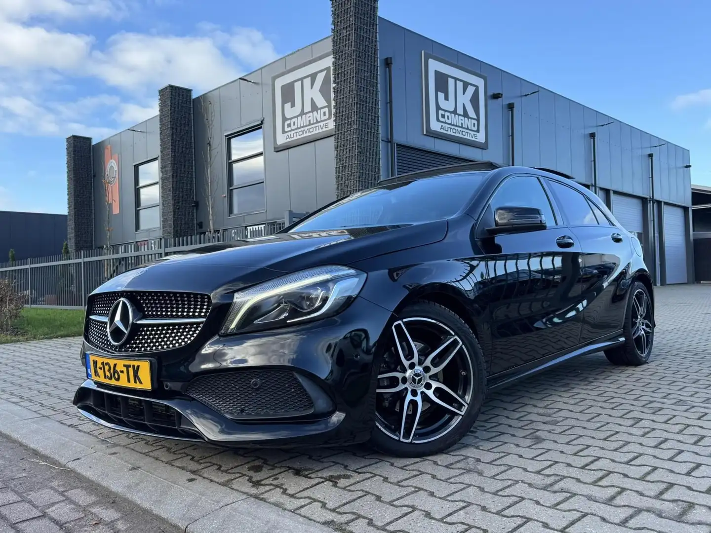 Mercedes-Benz A 180 Business Solution AMG Noir - 2
