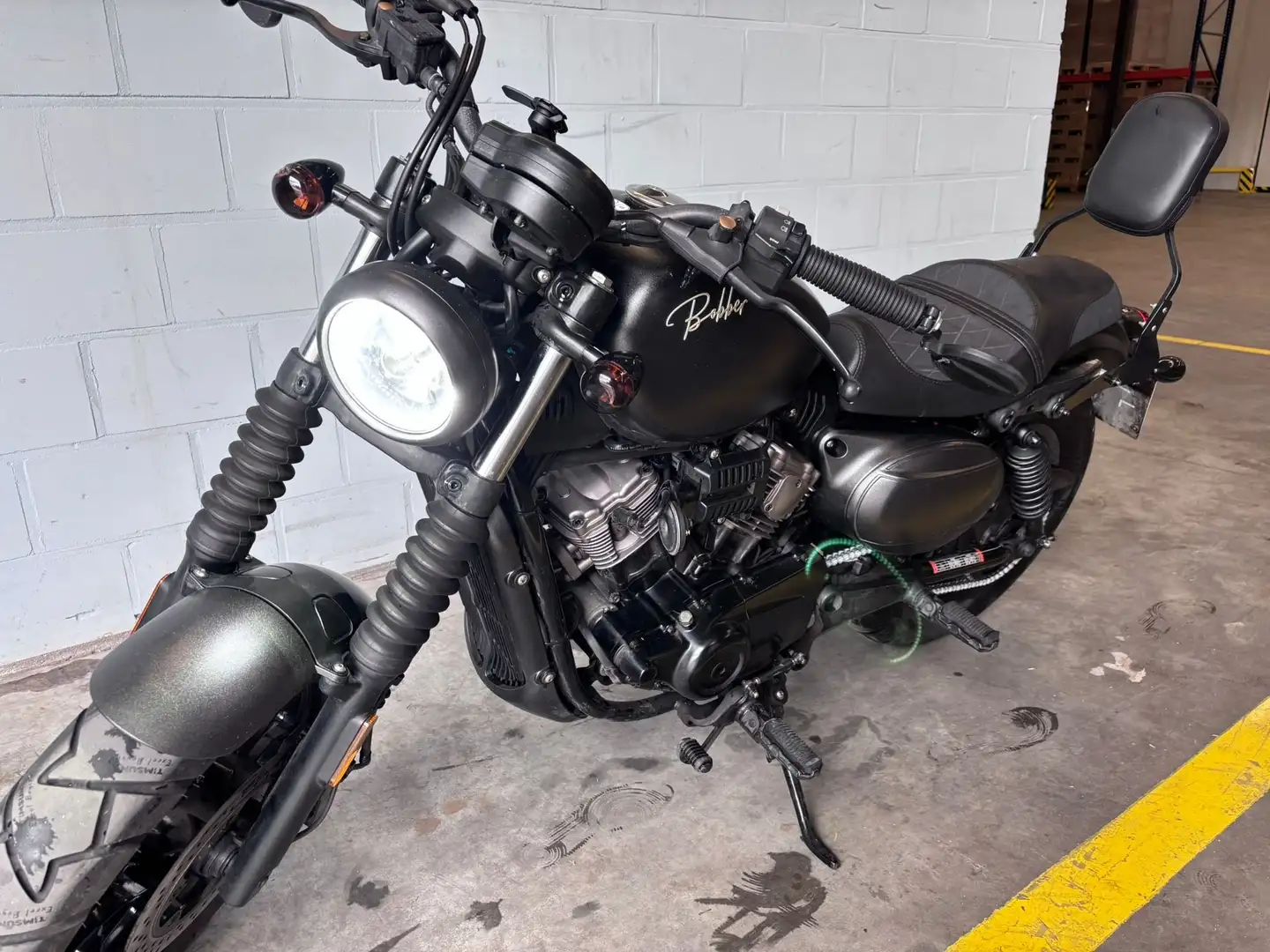 Hyosung GV 125 Aquila 125 S Black edition V-Twin Special offer Black - 1