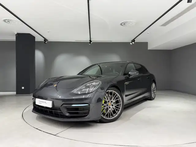 Porsche Panamera 4 E-Hybrid Sport Turismo Platinum Edition