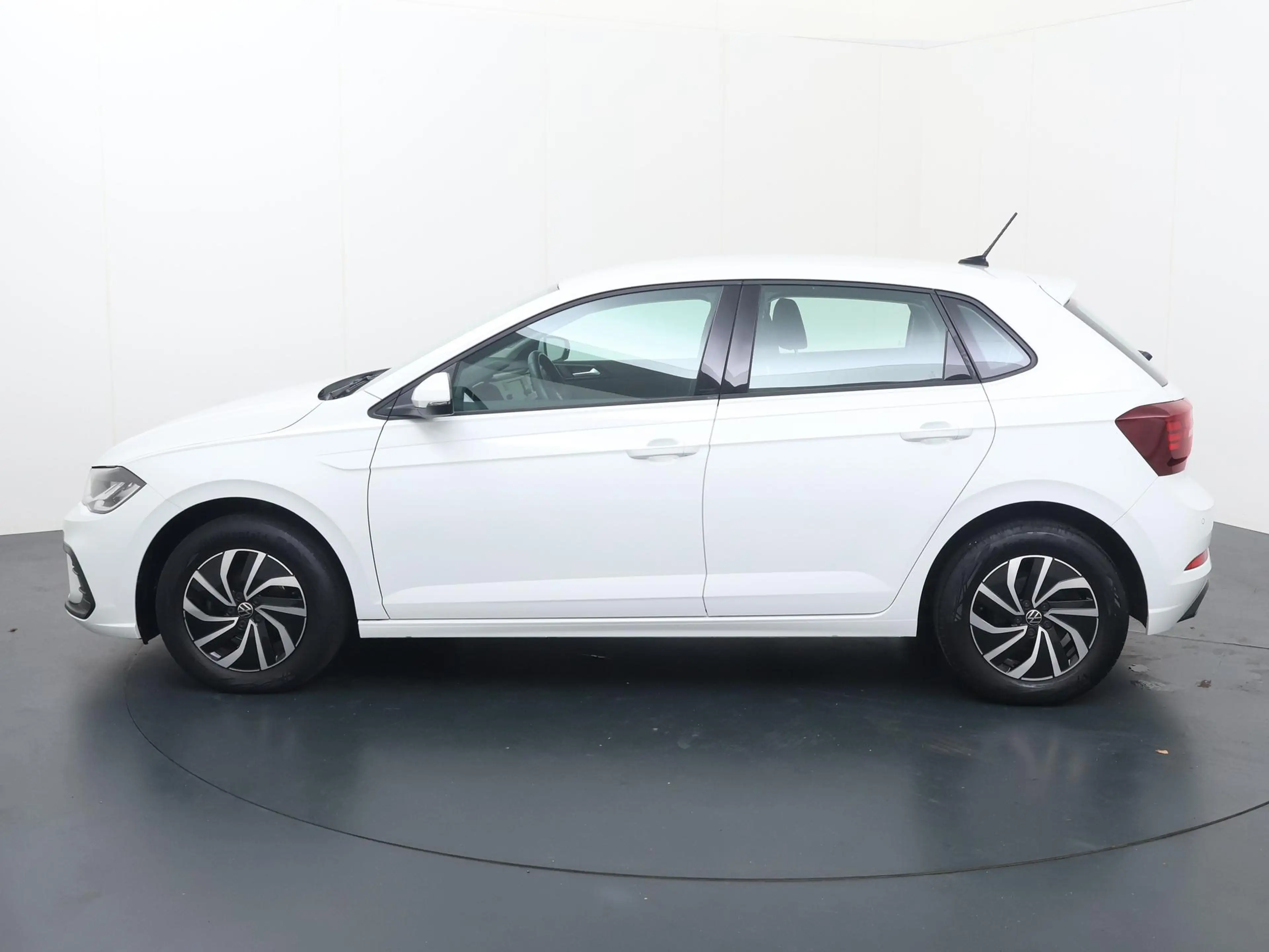 Volkswagen Polo 1.0 TSI Life | 95 PK | Adaptive Cruise Control | L — photo 2