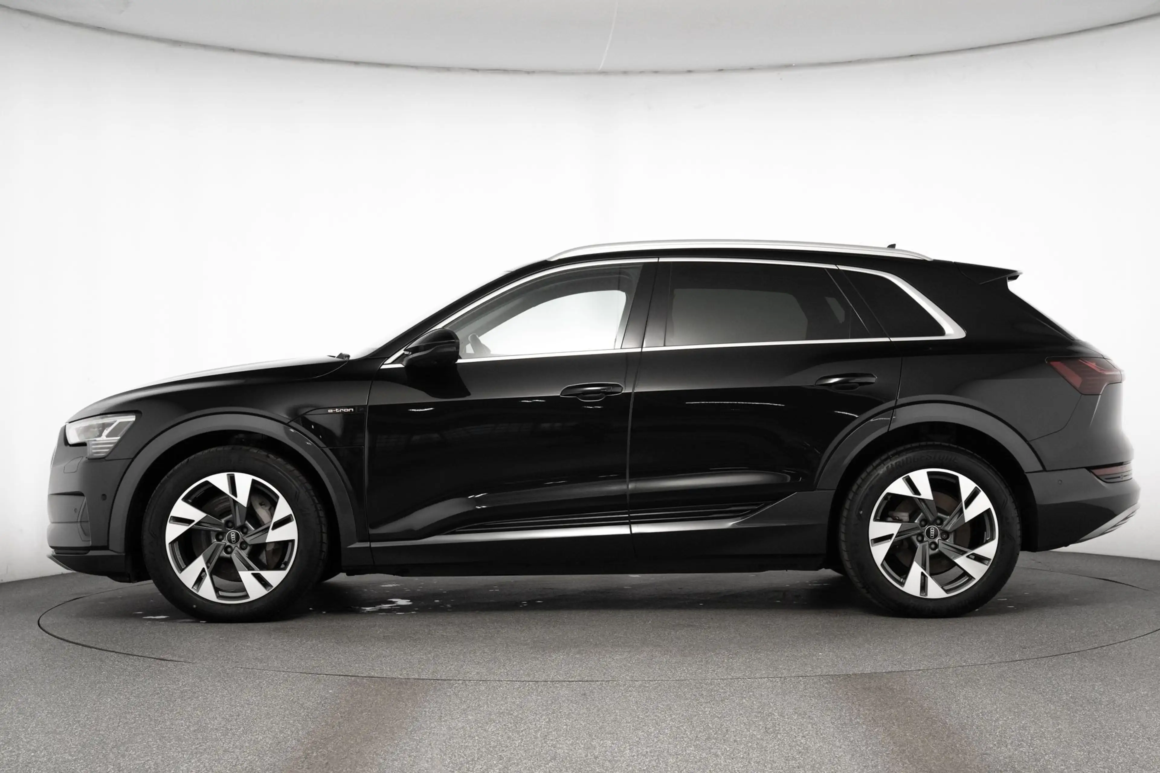Audi e-tron 55 quattro Adv. 20" PANO LEDER TRAUMPREIS ++ — photo 3