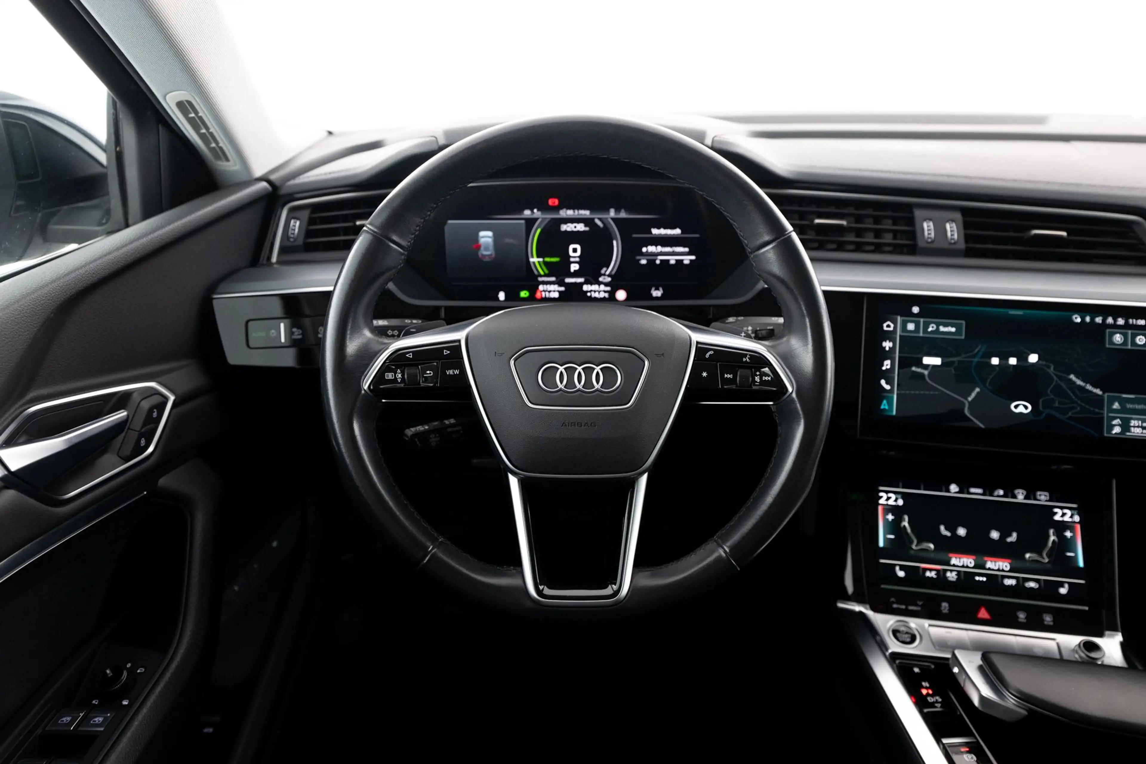 Audi e-tron 55 quattro Adv. 20" PANO LEDER TRAUMPREIS ++ — photo 6