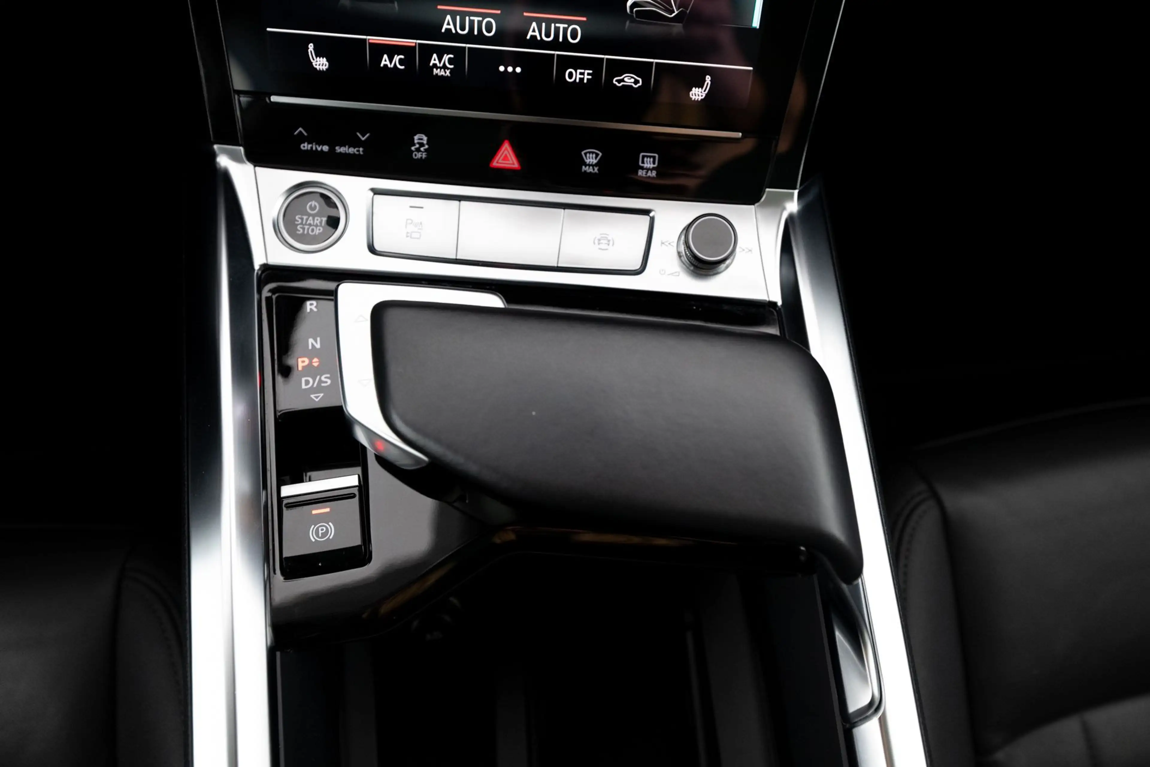Audi e-tron 55 quattro Adv. 20" PANO LEDER TRAUMPREIS ++ — photo 10