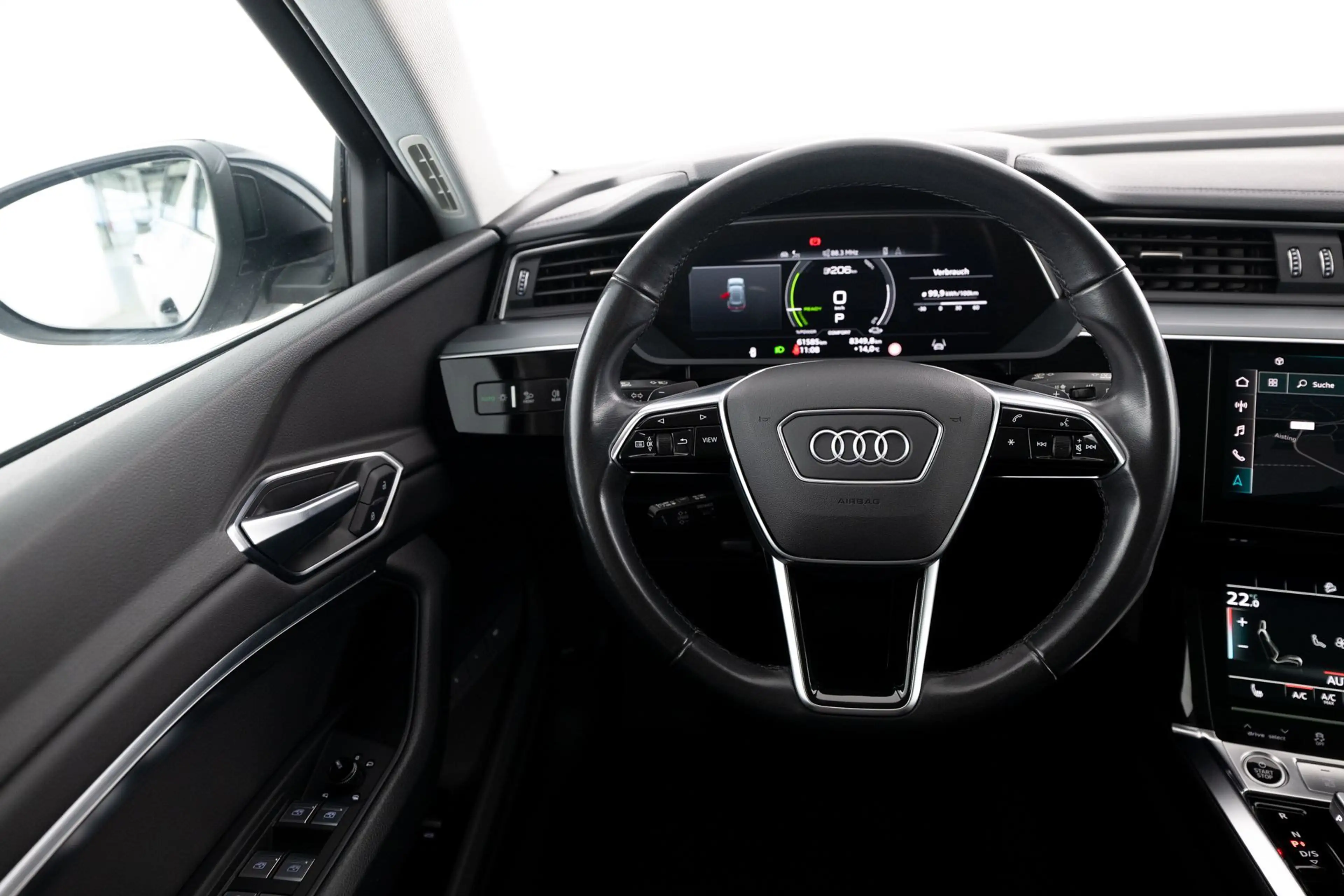 Audi e-tron 55 quattro Adv. 20" PANO LEDER TRAUMPREIS ++ — photo 13