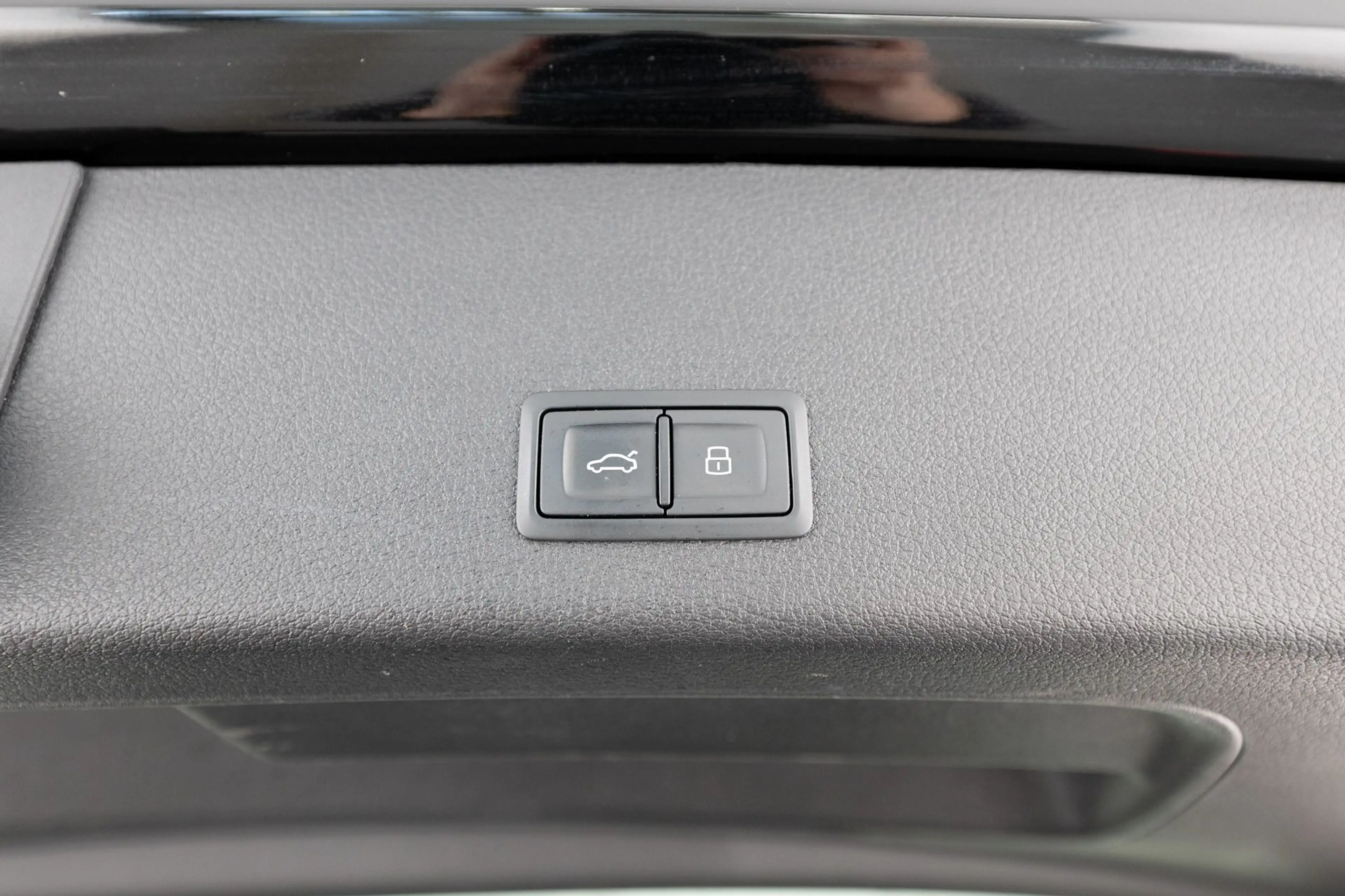 Audi e-tron 55 quattro Adv. 20" PANO LEDER TRAUMPREIS ++ — photo 9