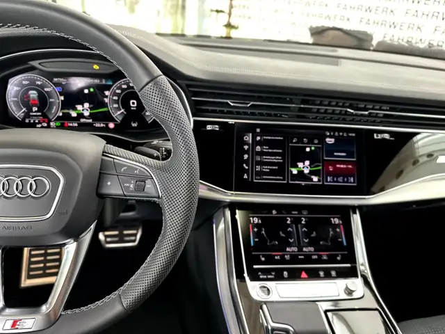 Audi Q8 55 TFSI e quattro *B&O* *23ZOLL* *OPTIKPAKET SCHW Ansicht 26