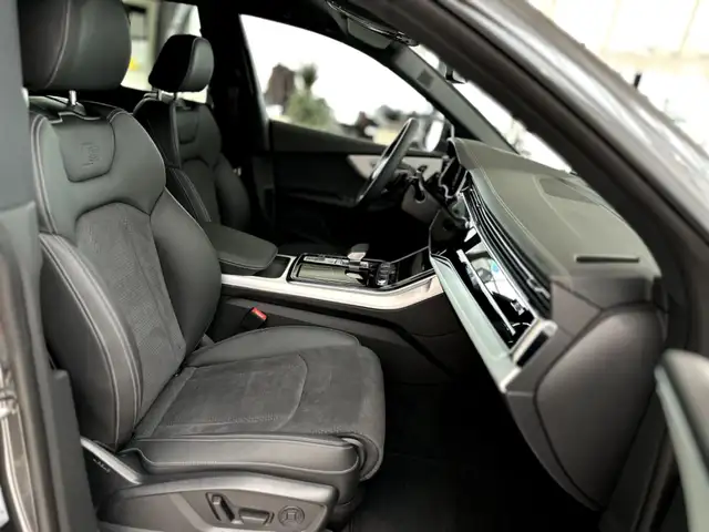 Audi Q8 55 TFSI e quattro *B&O* *23ZOLL* *OPTIKPAKET SCHW Ansicht 12