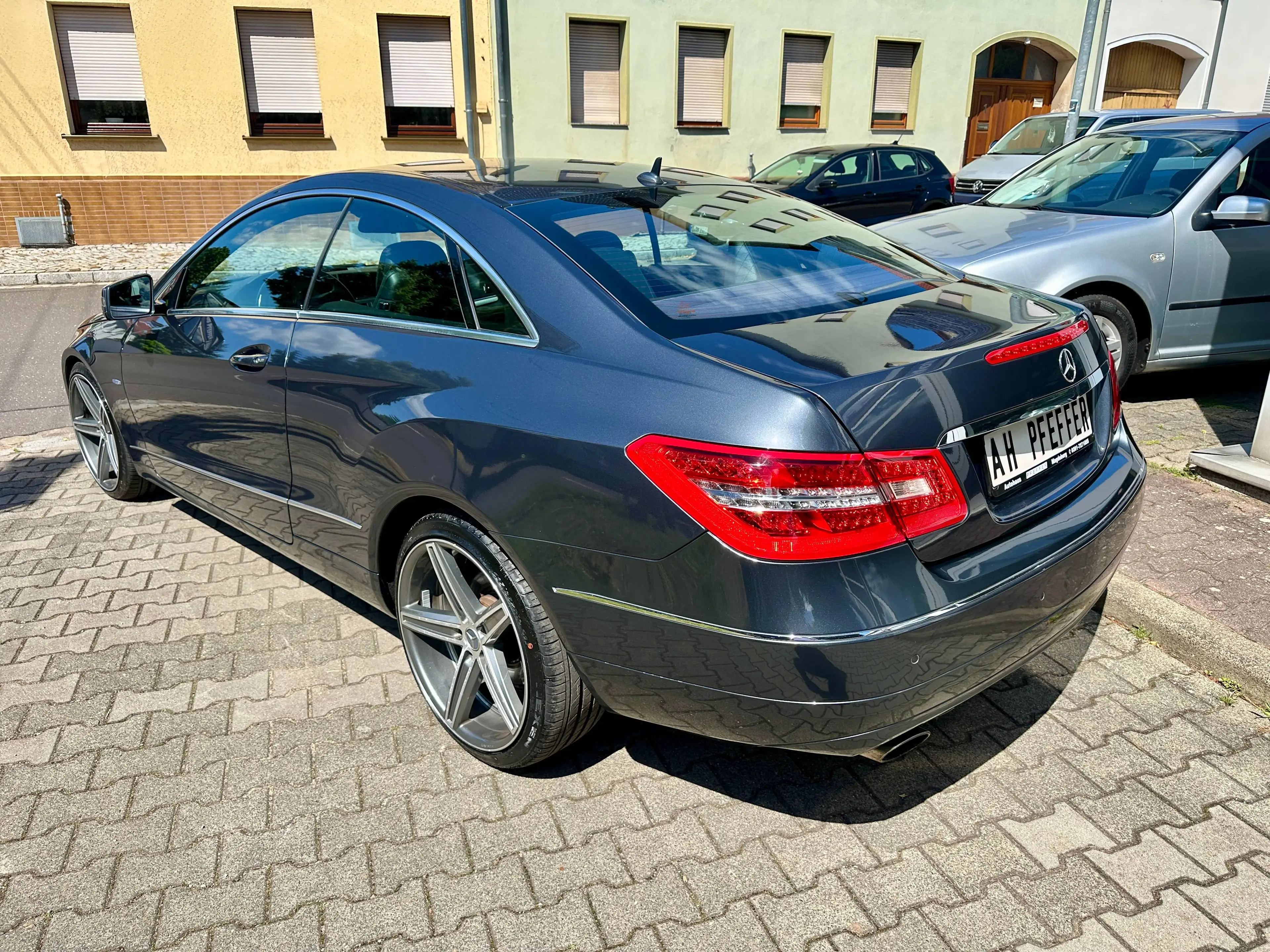 Mercedes-Benz E 250 E 250 CGI BlueEfficiency *8-Fach*SHZ* — photo 3