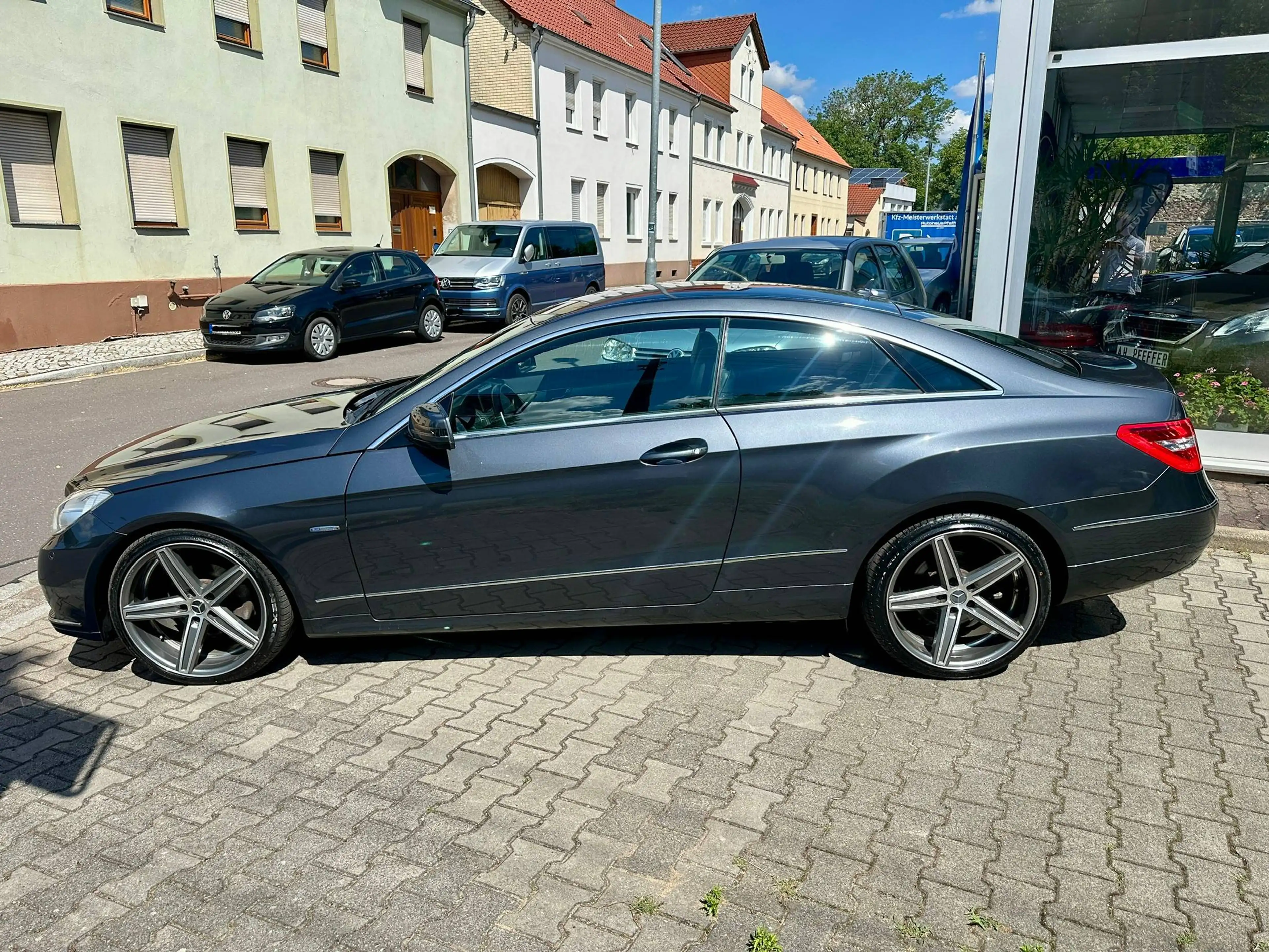 Mercedes-Benz E 250 E 250 CGI BlueEfficiency *8-Fach*SHZ* — photo 2