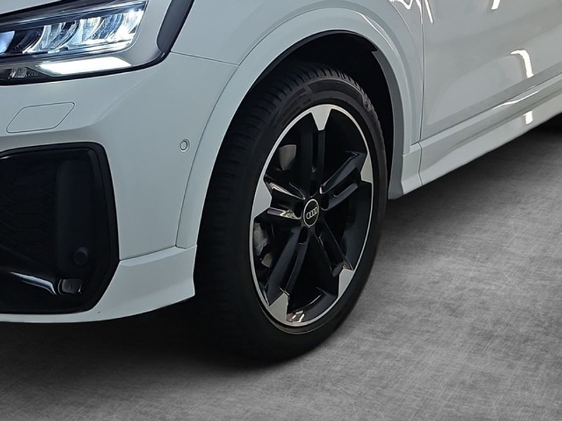 Audi Q2 S line AHK Stronic LED Assistenzpaket Navi Sitzh — photo 4