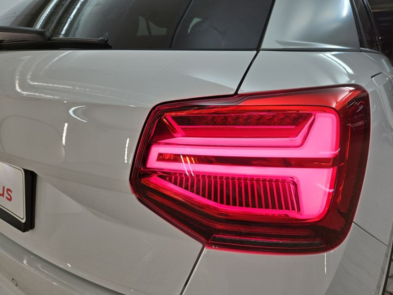 Audi Q2 S line AHK Stronic LED Assistenzpaket Navi Sitzh — photo 15