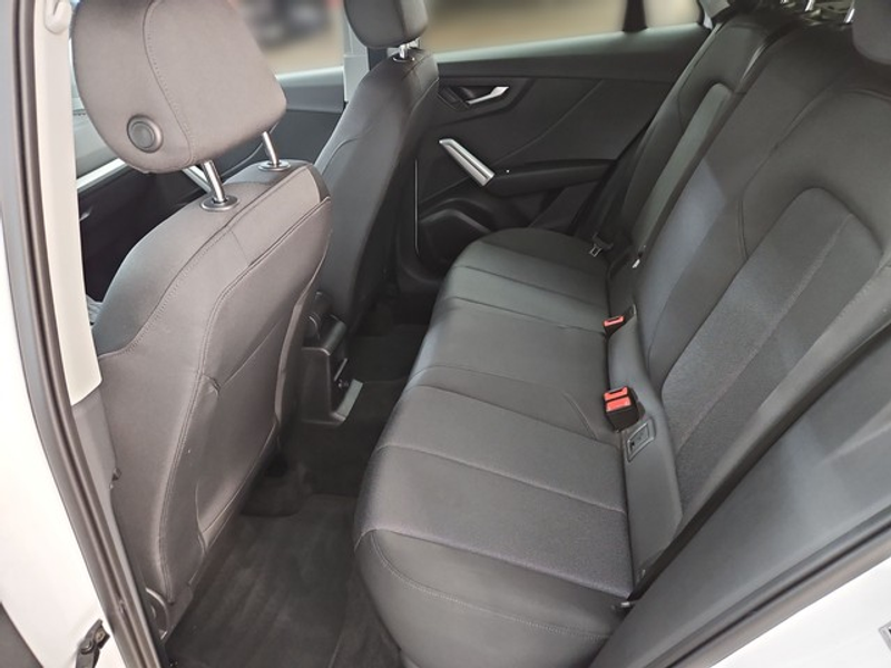 Audi Q2 S line AHK Stronic LED Assistenzpaket Navi Sitzh — photo 9