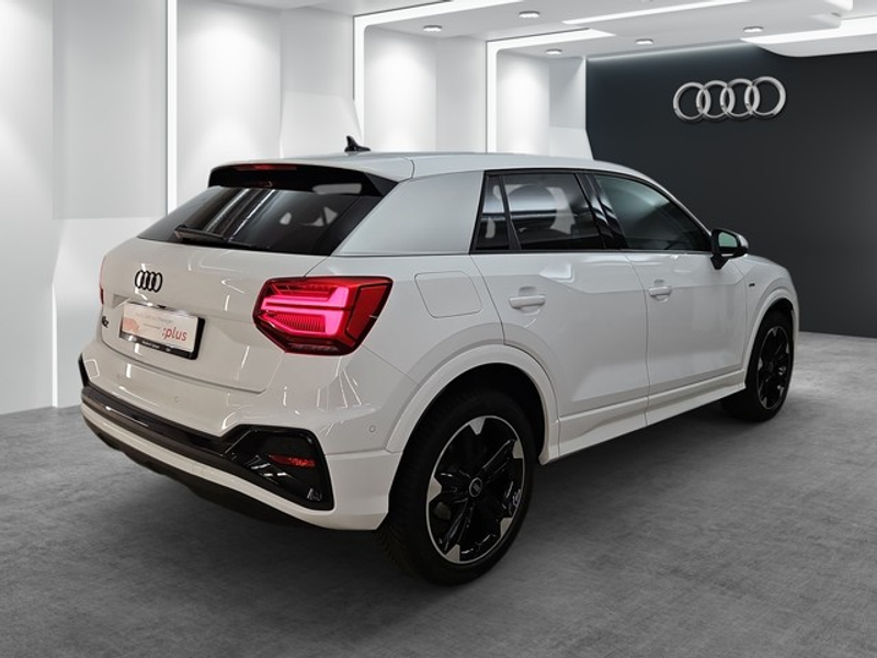Audi Q2 S line AHK Stronic LED Assistenzpaket Navi Sitzh — photo 14