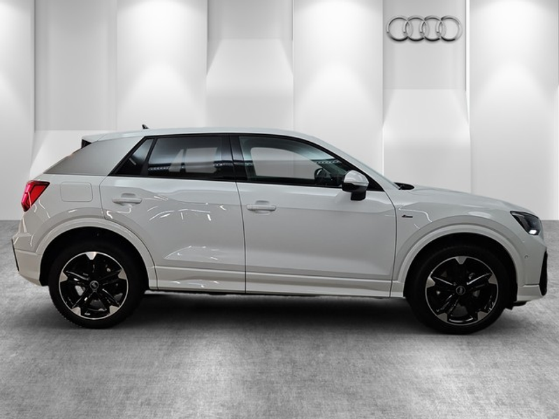 Audi Q2 S line AHK Stronic LED Assistenzpaket Navi Sitzh — photo 13