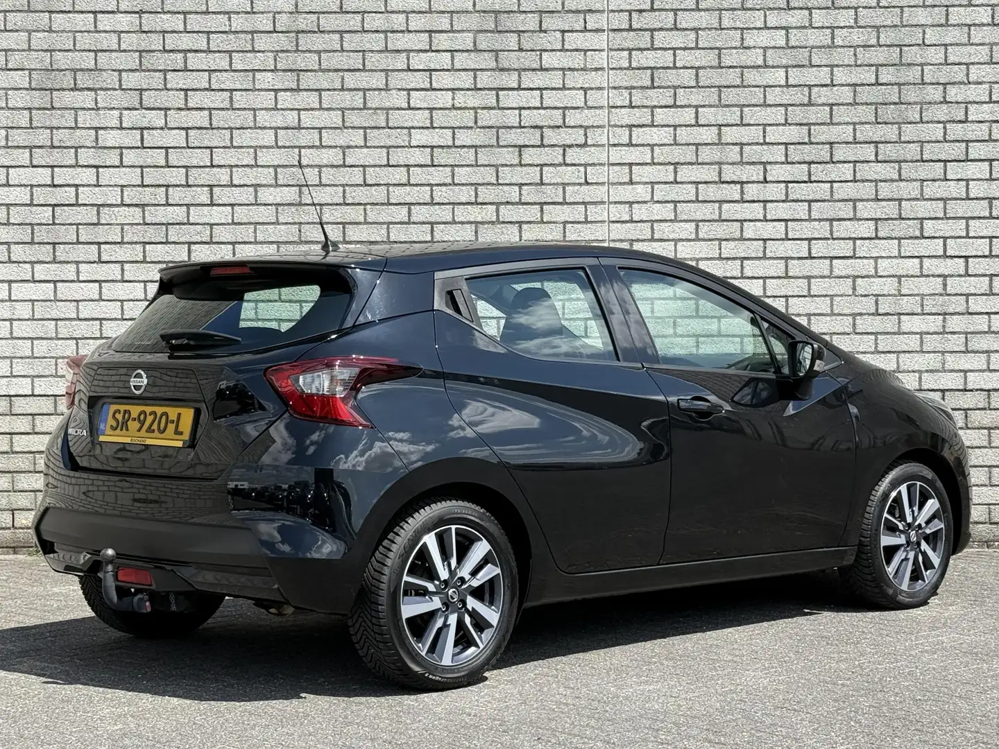 Nissan Micra 0.9 IG-T Acenta | Apple CarPlay | Trekhaak | 16" L Zwart - 2