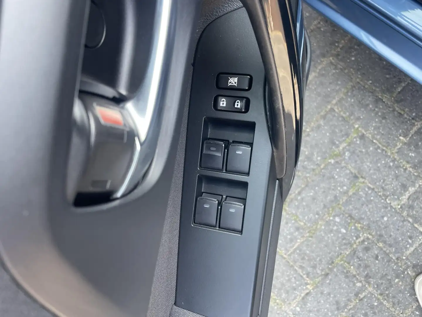 Toyota Auris 1.8 Hybrid Dynamic Hatchback Blauw - 2