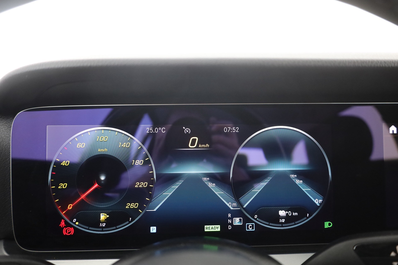 Mercedes-Benz E 300 E300 de T Avantgarde LED Navi Kamera Leder PDC — photo 16