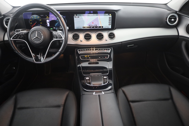 Mercedes-Benz E 300 E300 de T Avantgarde LED Navi Kamera Leder PDC — photo 9