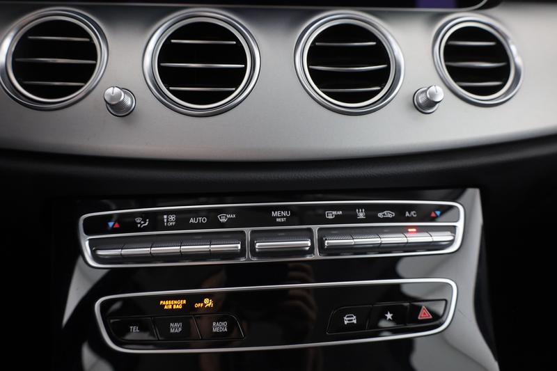 Mercedes-Benz E 300 E300 de T Avantgarde LED Navi Kamera Leder PDC — photo 12