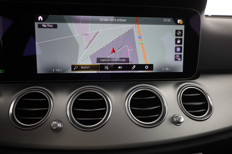 Mercedes-Benz E 300 E300 de T Avantgarde LED Navi Kamera Leder PDC — photo 11