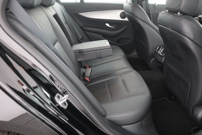 Mercedes-Benz E 300 E300 de T Avantgarde LED Navi Kamera Leder PDC — photo 25
