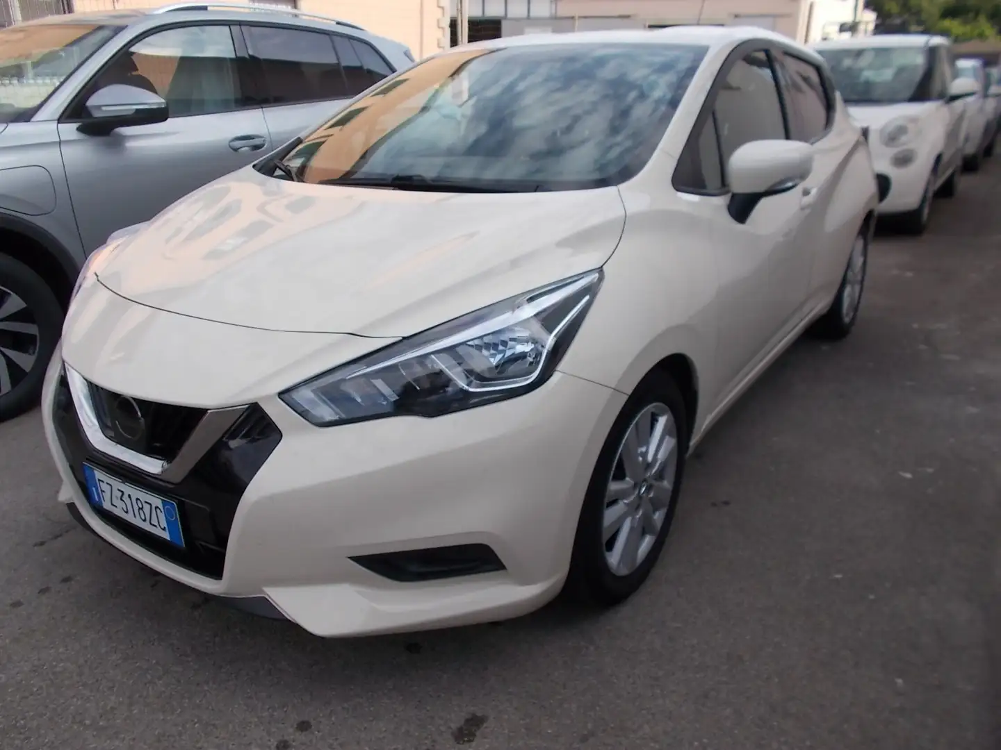Nissan Micra 1.0 Acenta 100cv Beige - 1