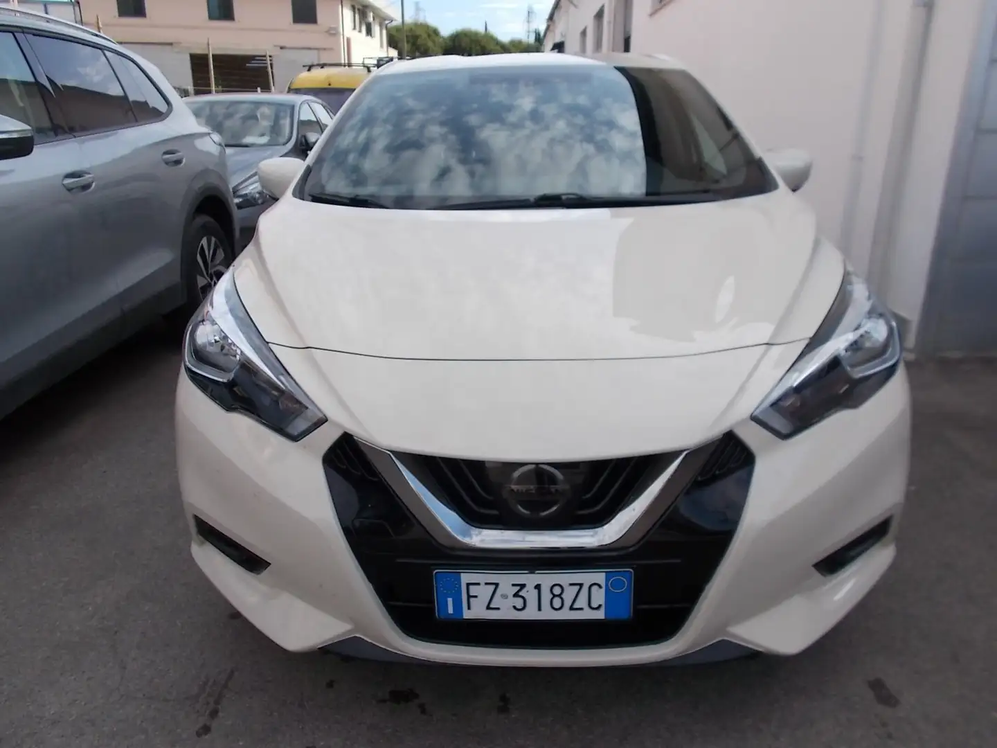 Nissan Micra 1.0 Acenta 100cv Beige - 2