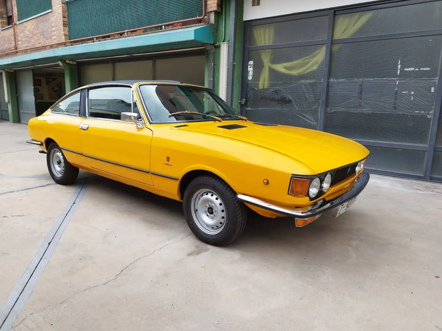 Fiat 128 Coupe Moretti Targa Amarillo - 2
