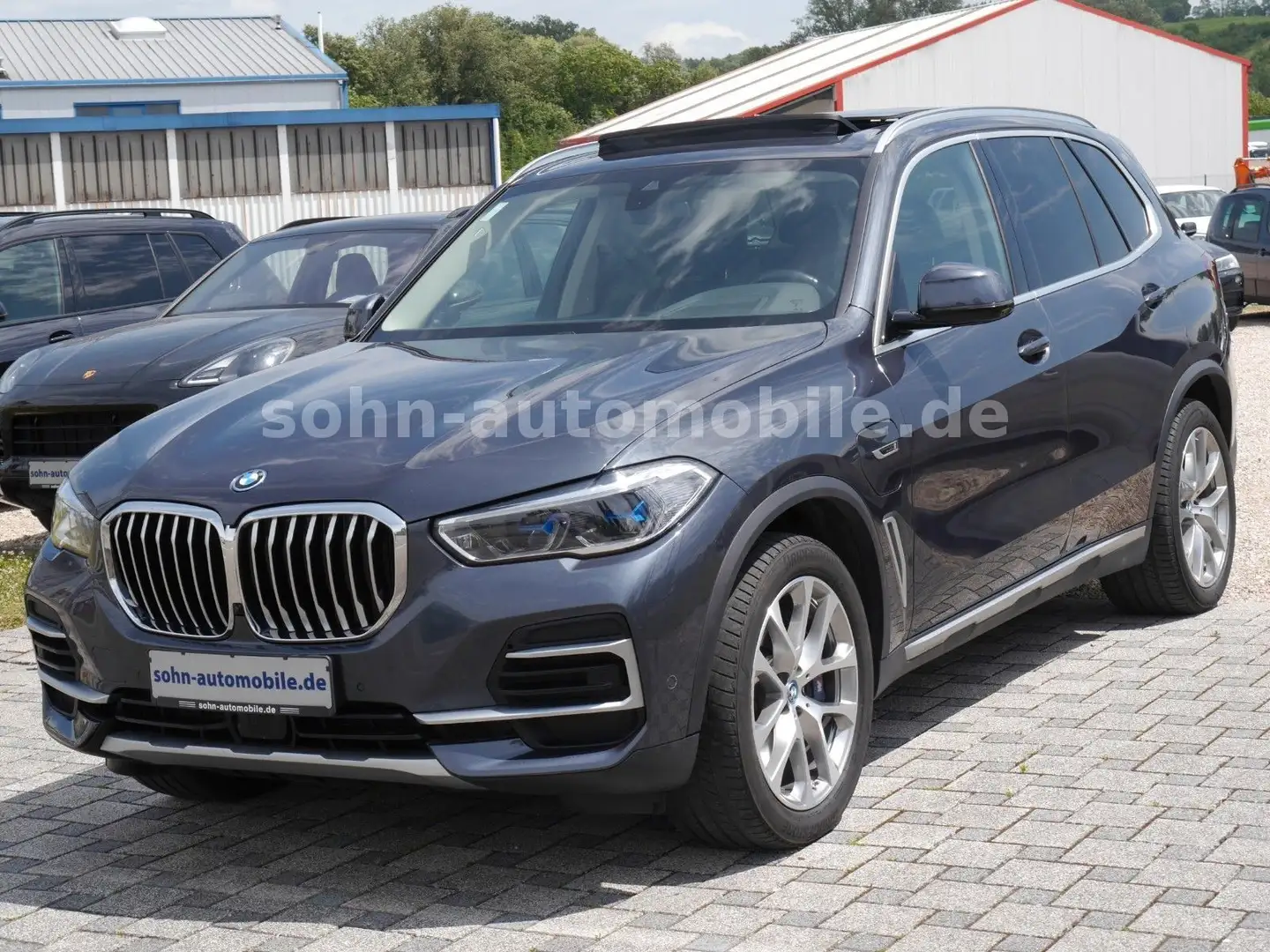 BMW X5 xDr 45e xLine Pano/Laser/Sitzklim/HUD/ACC/AHK Grijs - 2