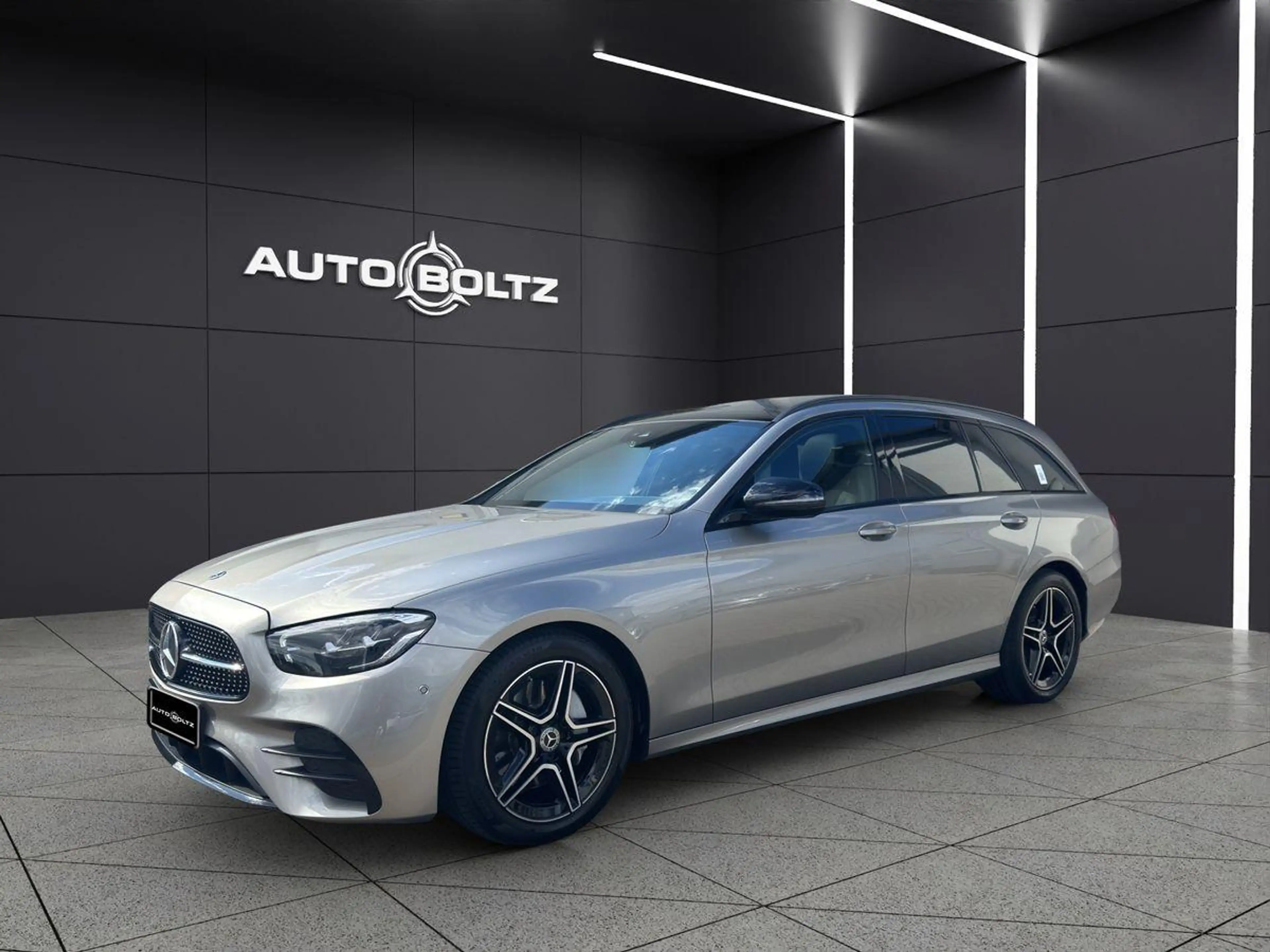 Mercedes-Benz E 220 d AMG Night Burmester Pano MBUX Kamera