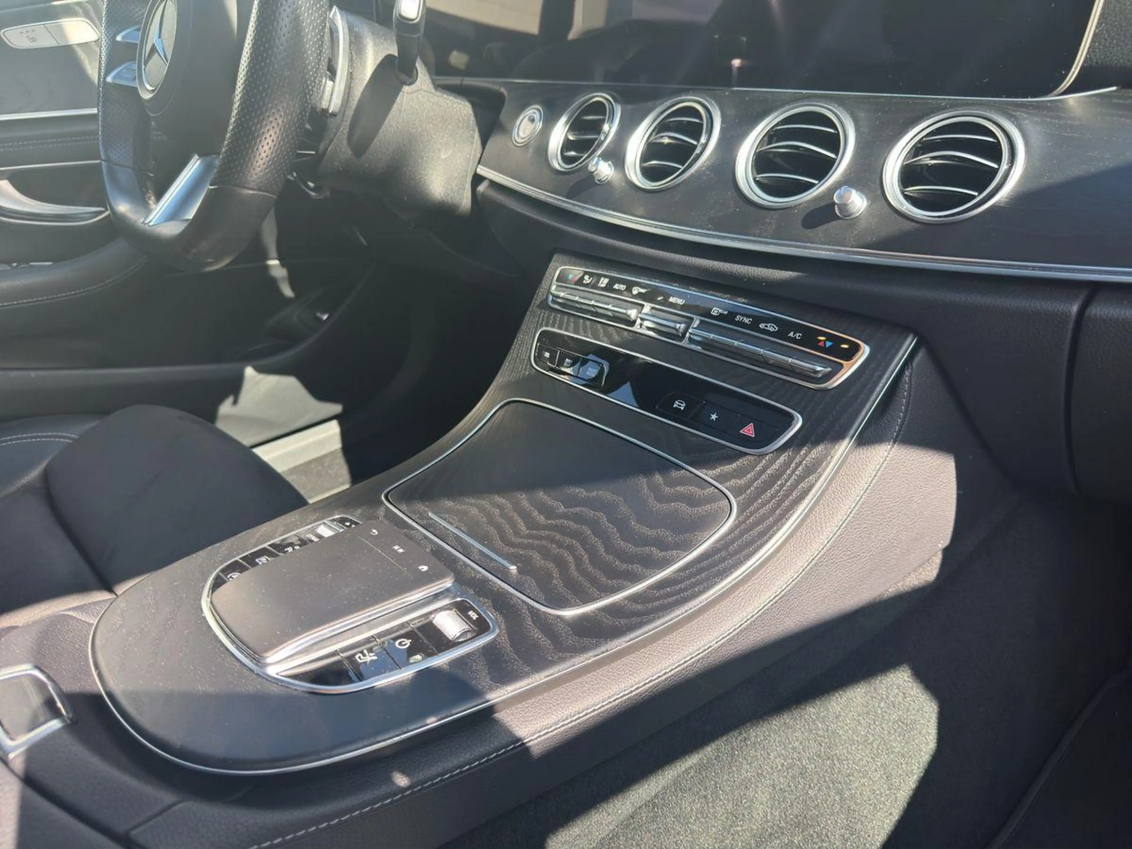 Mercedes-Benz E 220 d AMG Night Burmester Pano MBUX Kamera — photo 11