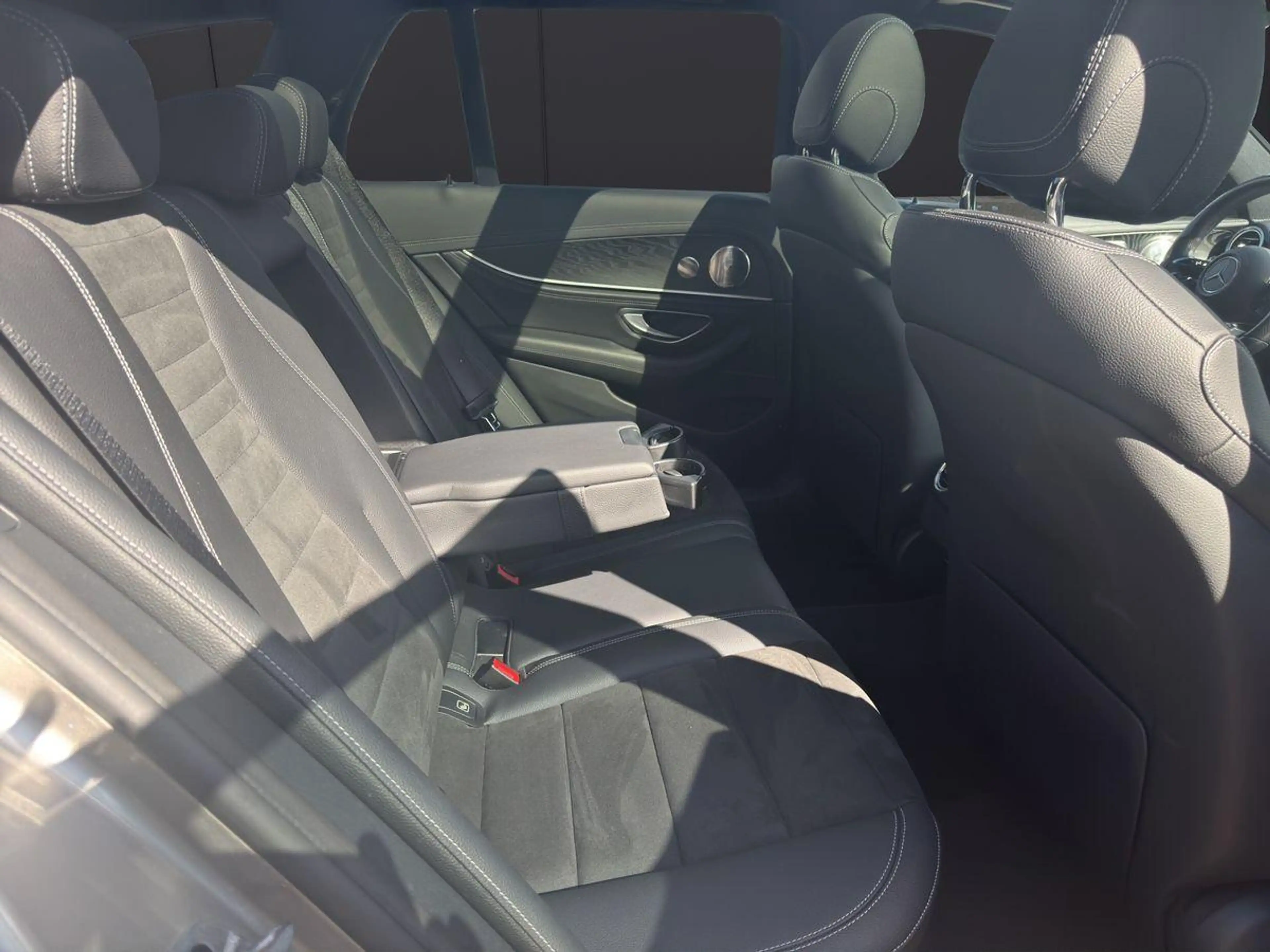 Mercedes-Benz E 220 d AMG Night Burmester Pano MBUX Kamera — photo 13