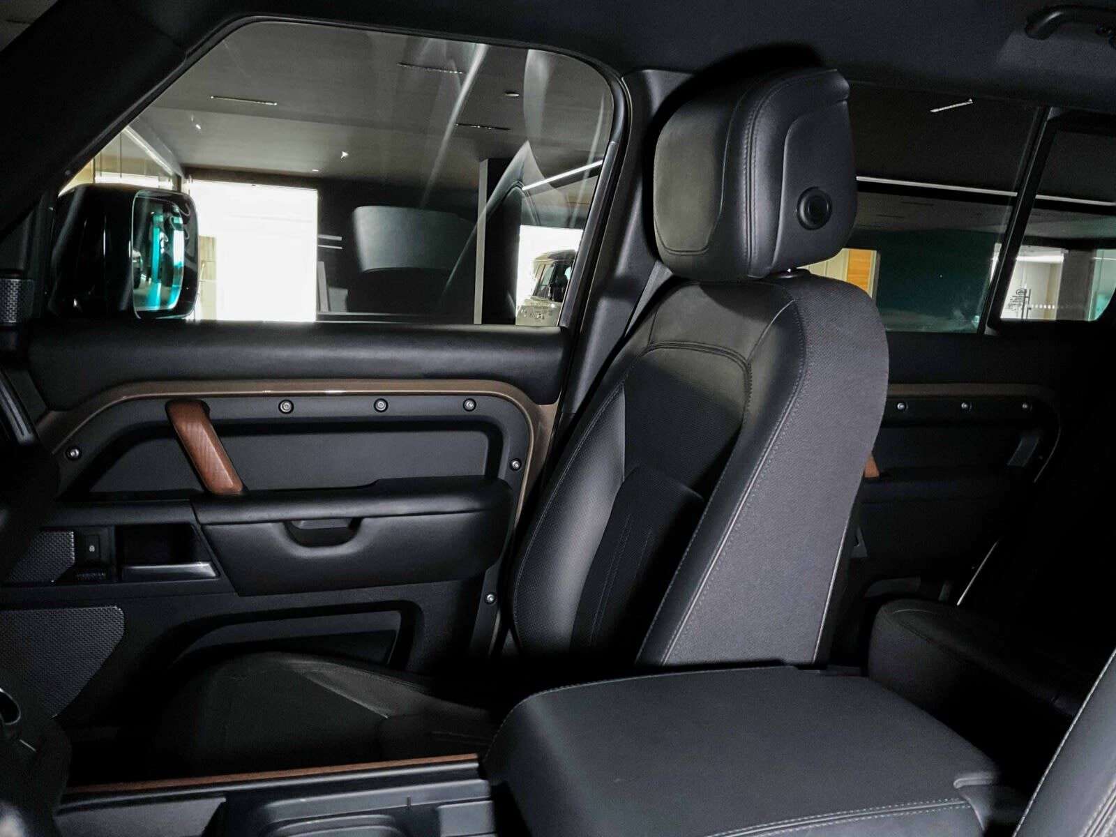 2021 Land Rover Defender X | BC Vehicle | No Claims | Sunroof | Navigation thumb 19