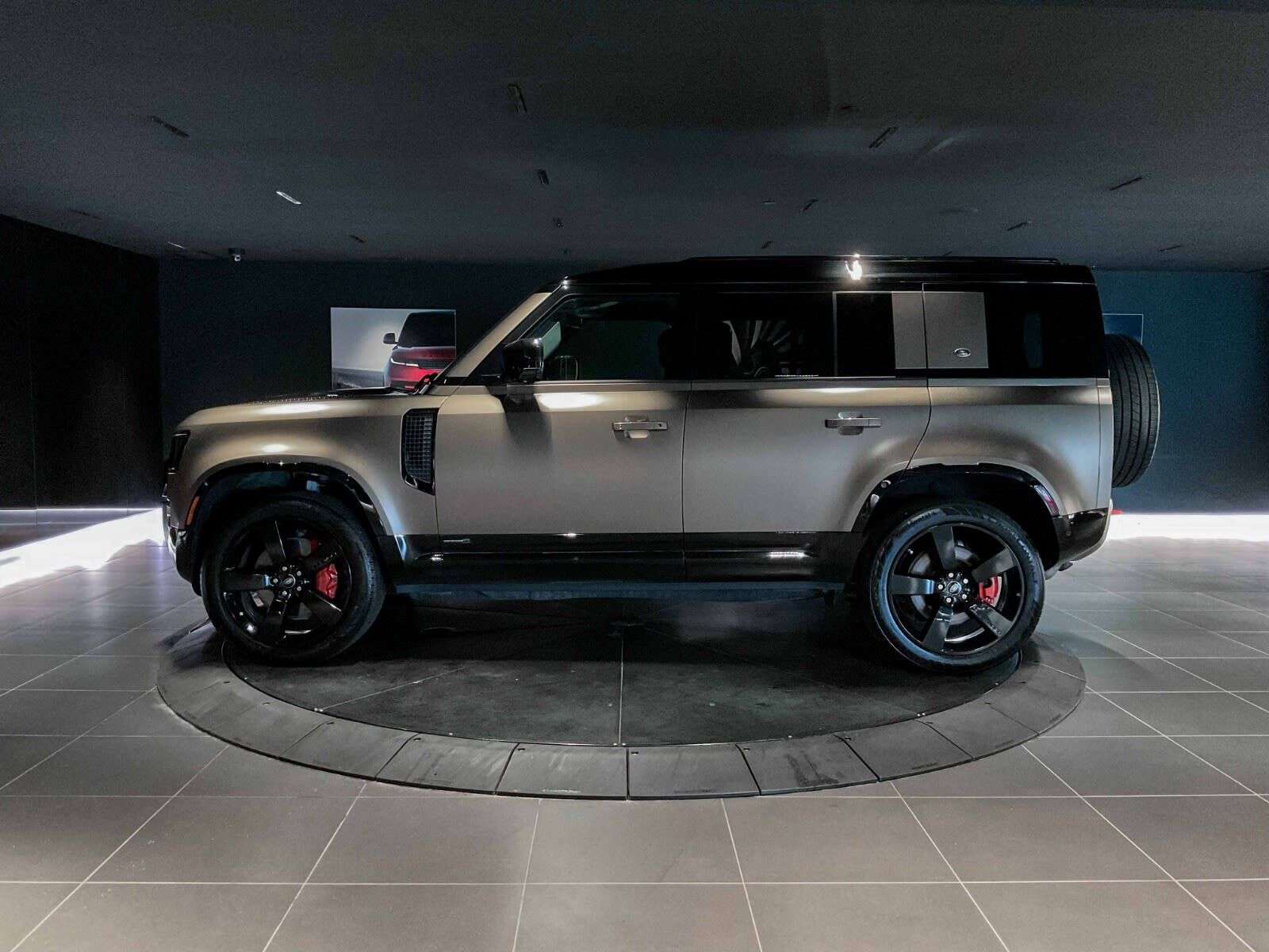 2021 Land Rover Defender X | BC Vehicle | No Claims | Sunroof | Navigation alt 5
