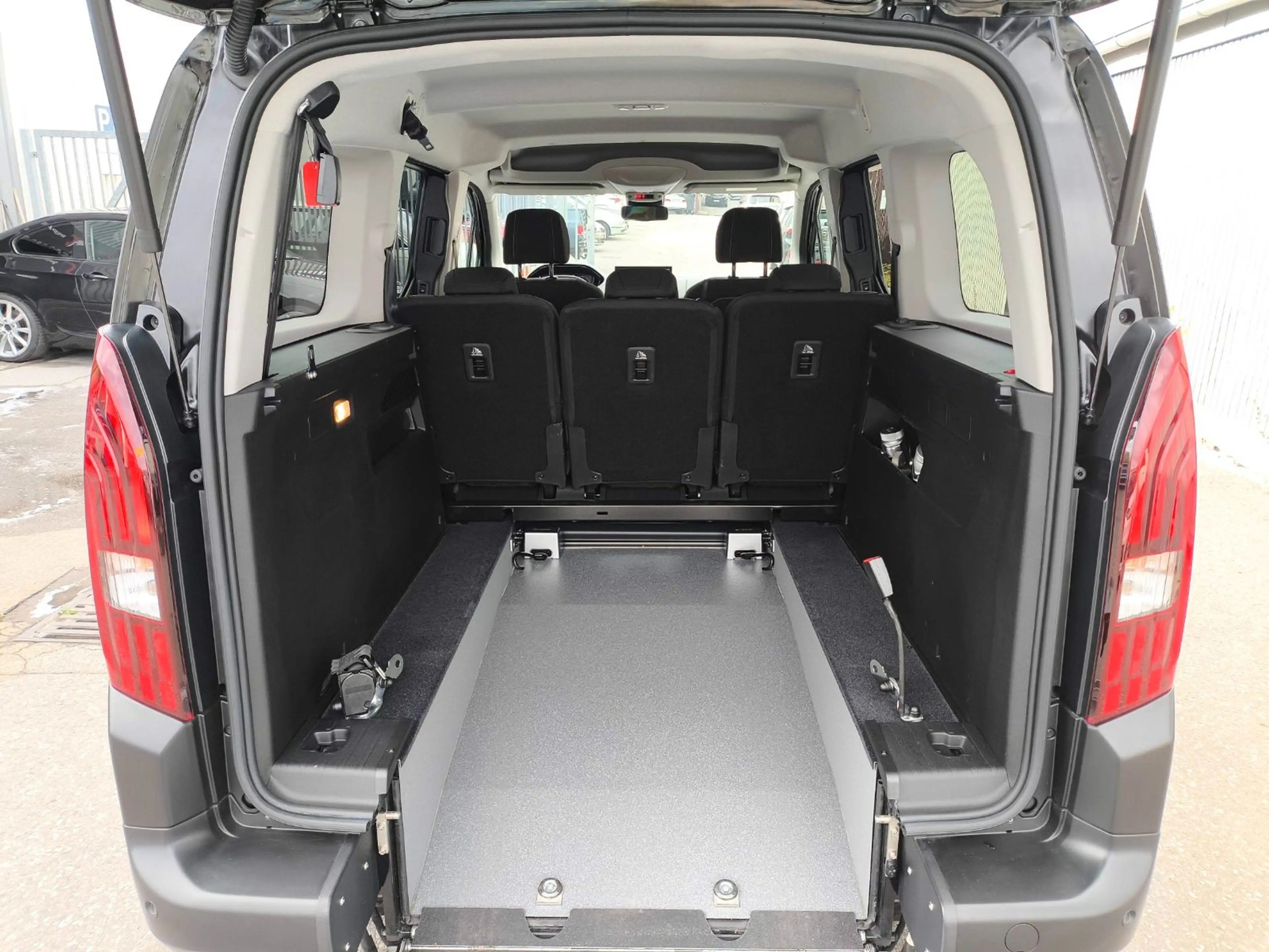 Peugeot Rifter GT-Line L2 Automatik*Rollstuhlgerecht* — photo 13