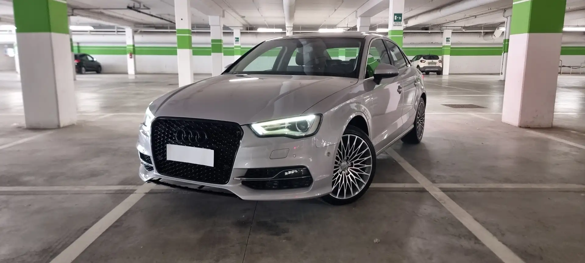 Audi A3 SEDAN 2.0 TDI FULL OPTIONAL AMBIENT Argento - 1