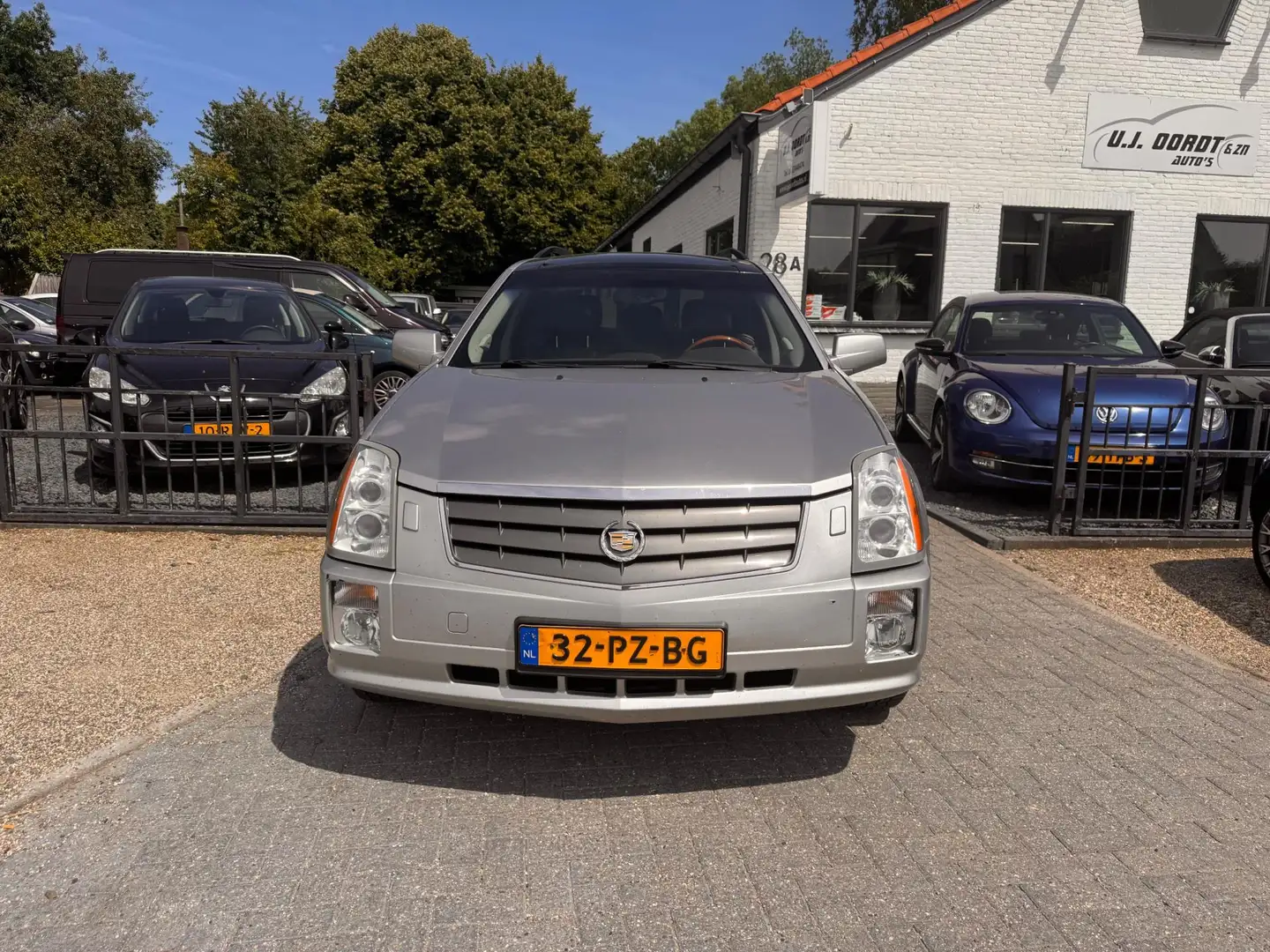 Cadillac SRX 4.6 Sport Luxury nette staat 7 prs Grijs - 2
