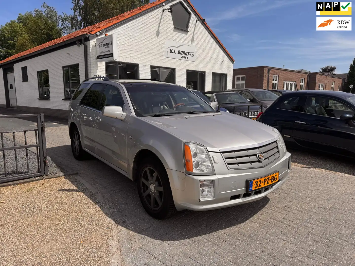 Cadillac SRX 4.6 Sport Luxury nette staat 7 prs Grijs - 1