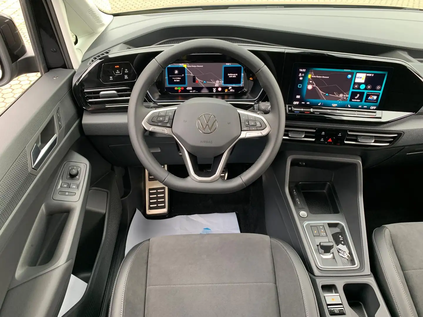 Volkswagen Caddy Style AHK Navi AppConnect Side+Lane+TravelAssist Schwarz - 2