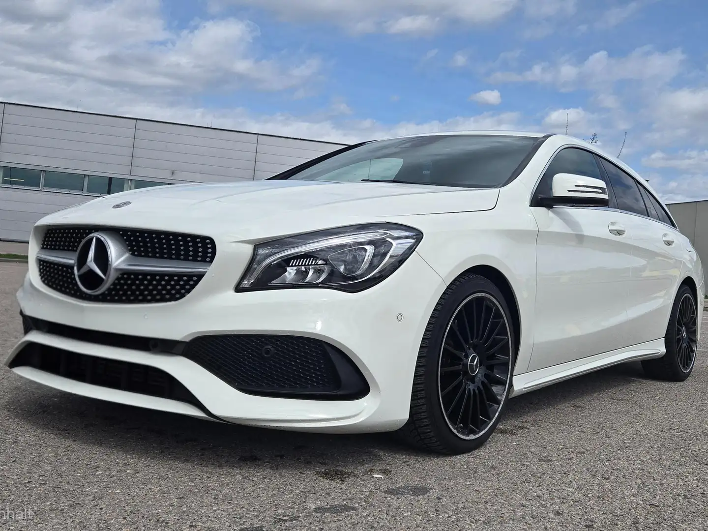 Mercedes-Benz CLA 200 CLA 200 d Shooting Brake Aut. Weiß - 1