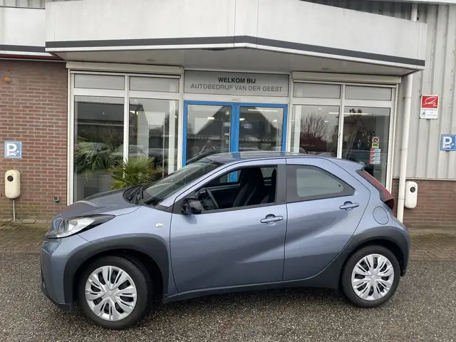 Toyota Aygo X 1.0 VVT-i MT Business