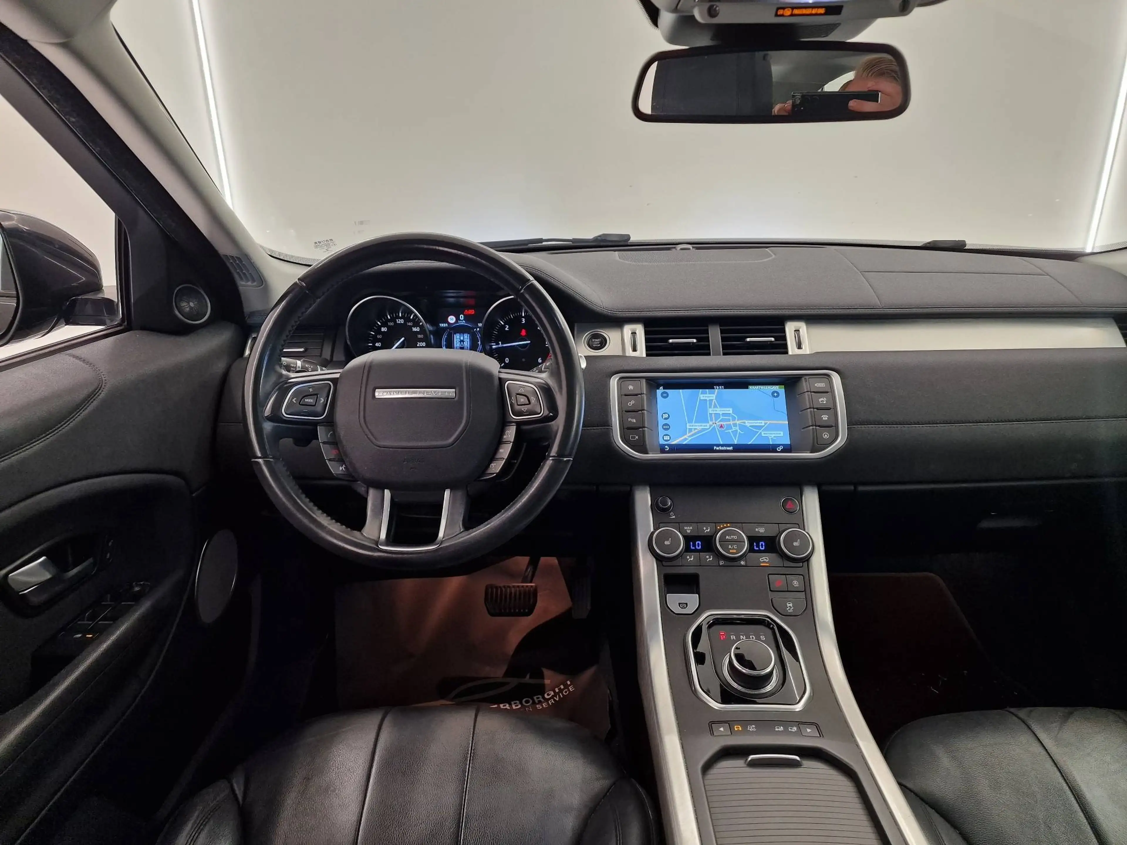 Land Rover Range Rover Evoque 150PK AWD AUTOMAAT-LEDER-PANO DAK-74000KM — photo 6