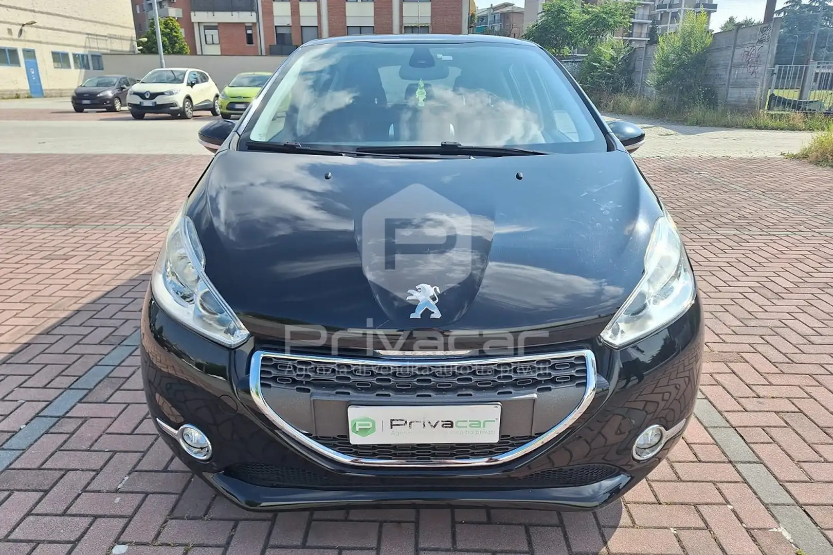 Peugeot 208 1.6 e-HDi 92 CV Stop&Start 5 porte Allure Nero - 2