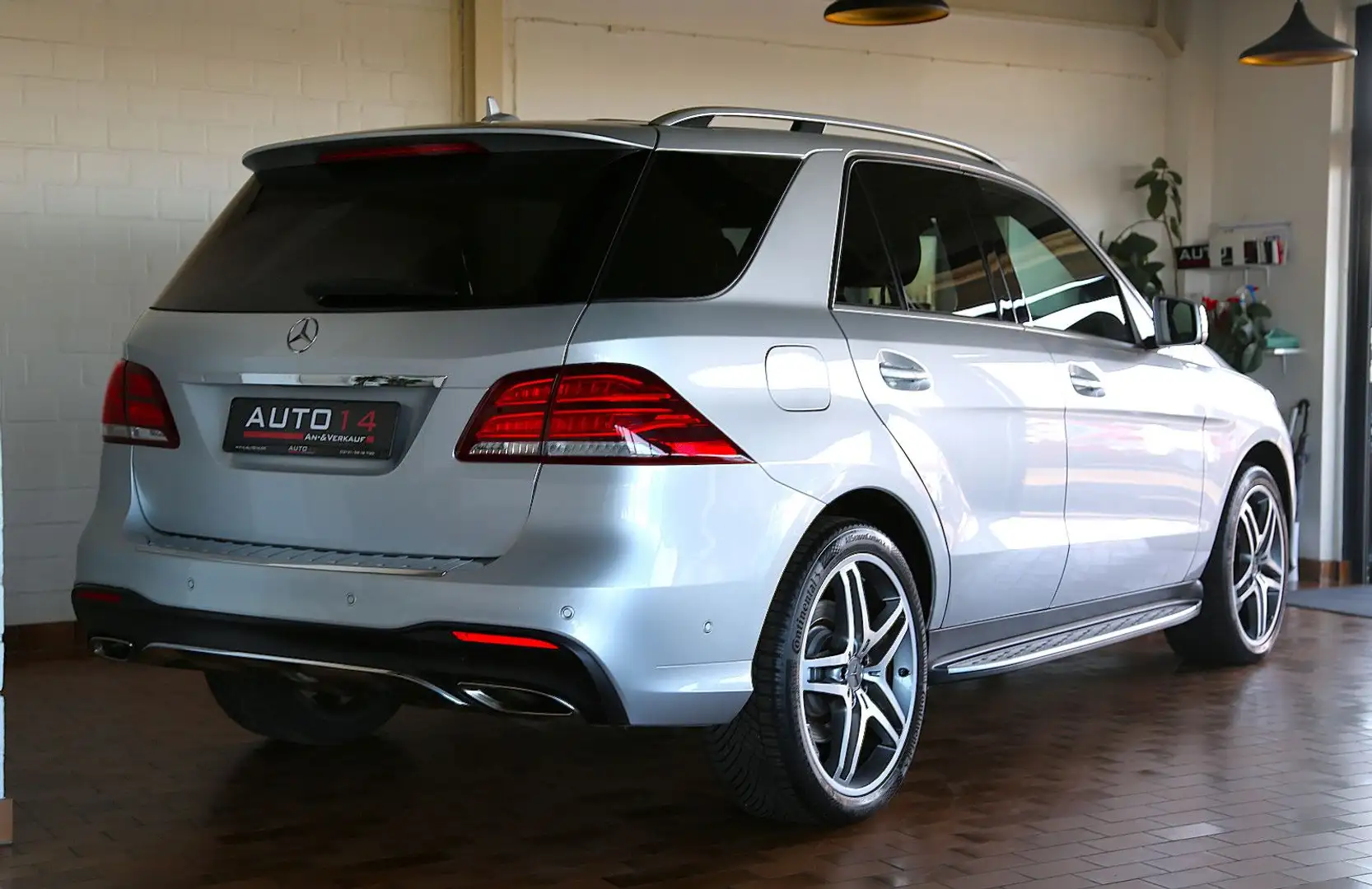 Mercedes-Benz GLE 500 4Matic AMG Comand LED AHK H/K Kamera 21" Argintiu - 2