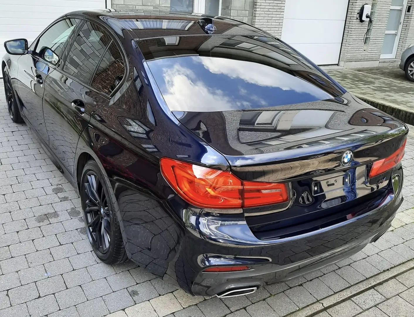 BMW 520 520d xDrive M-Sport - 2