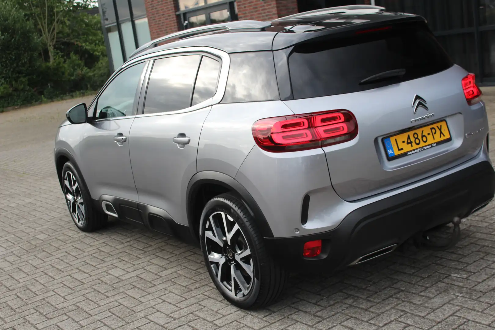 Citroen C5 Aircross 1.2 PureTech Shine Clima-Cruise-Navi-Bluetooth-Cam Grijs - 2