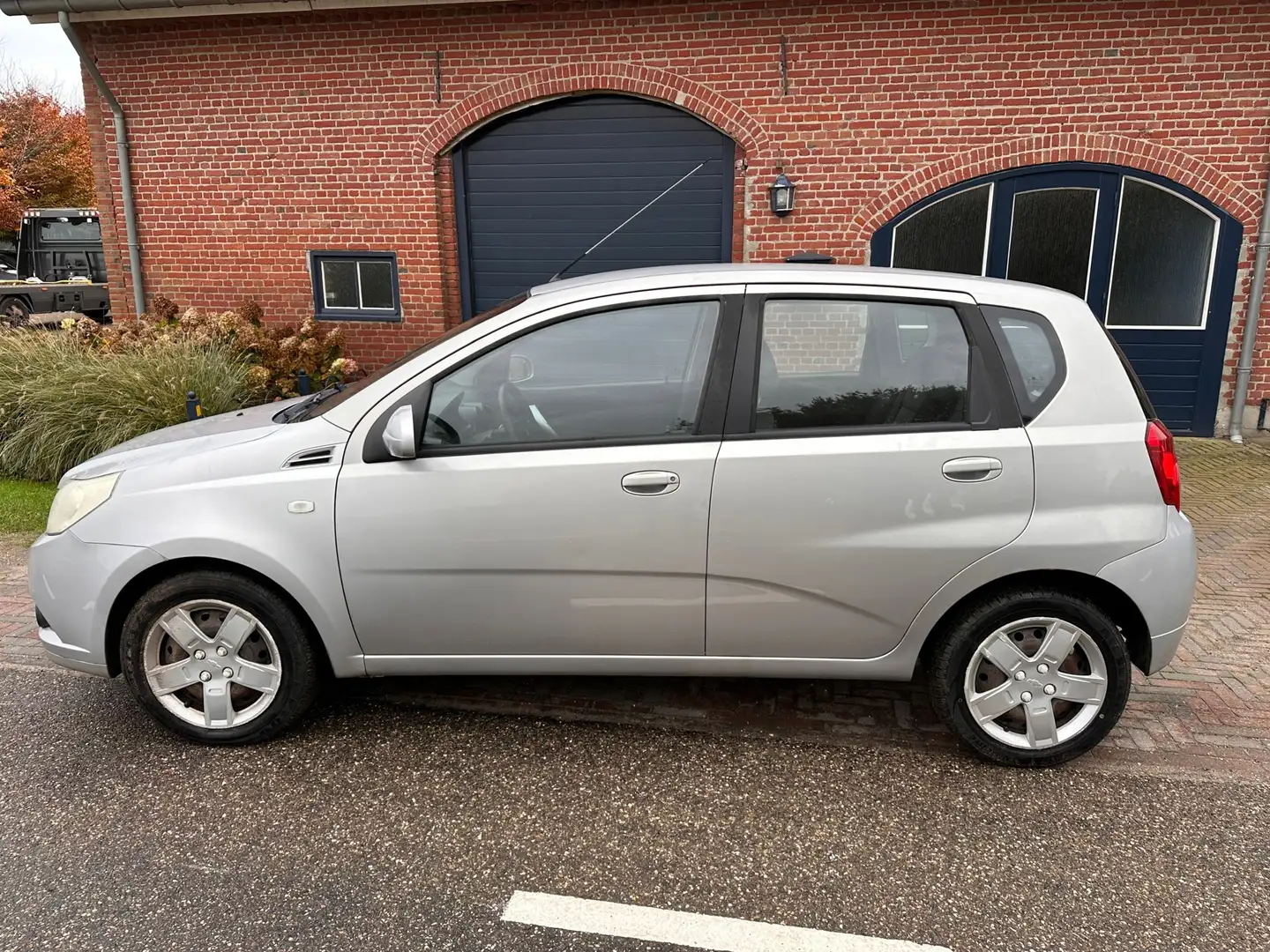 Chevrolet Aveo 1.2 16V L apk t/m 06-11-2024 Szary - 2